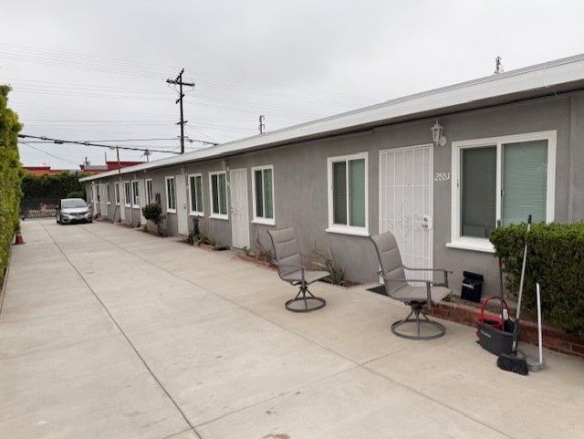Foto del edificio - 2881 Logan Ave
