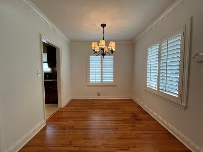 Building Photo - Upgraded Encino 3+1.5 w/bonus space + grea...