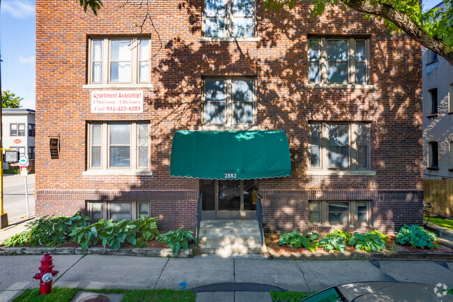 Entrance - 2876 Humboldt Ave S