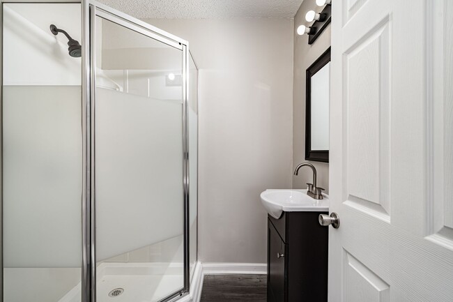 Building Photo - Brand new renovated home in Gallatin 4 bedrooms/2.5 Bathroom