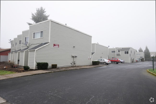Building Photo - Hollister Apartments