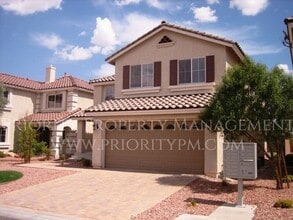 Building Photo - 10878 Royal Highlands St