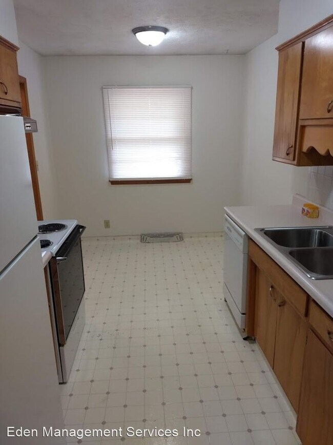 Building Photo - 2838 D St