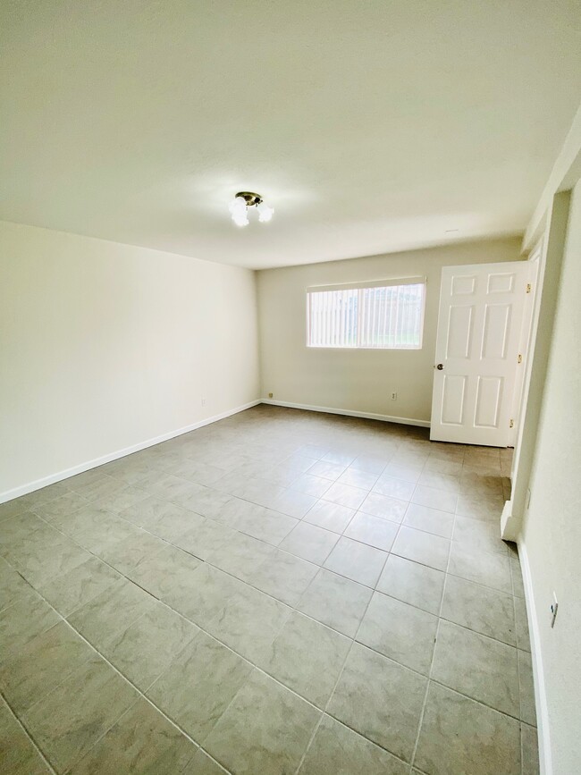 Spacious Bedroom - 228 Gateway Dr