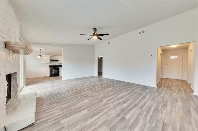 Foto del edificio - 4707 Ganymede Dr