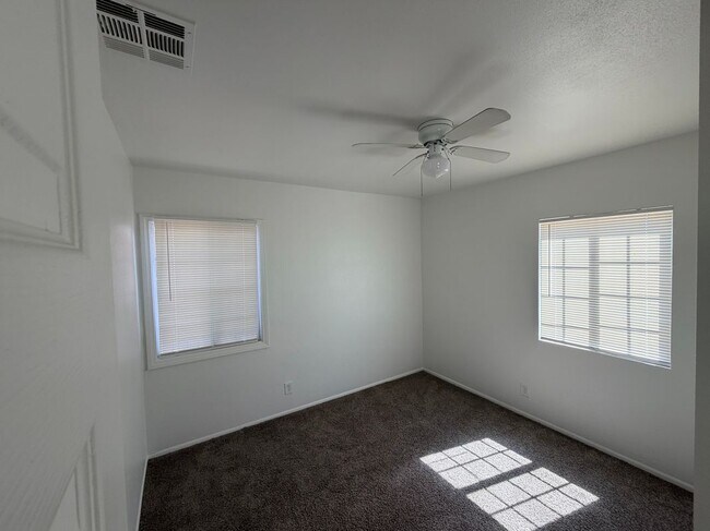 Building Photo - 6944 Lurline Ave