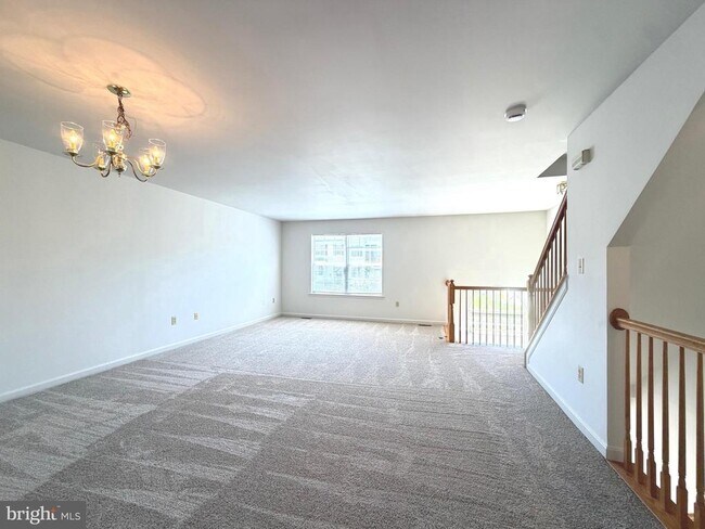 Building Photo - 188 Pinecove Ave