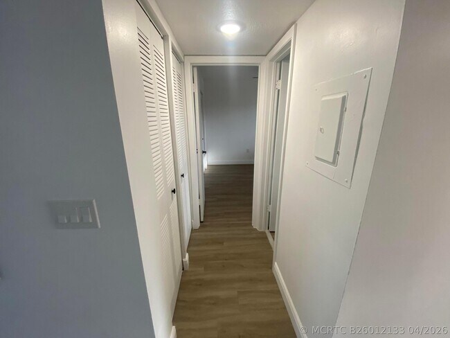 Foto del edificio - 6850 Royal Palm Blvd