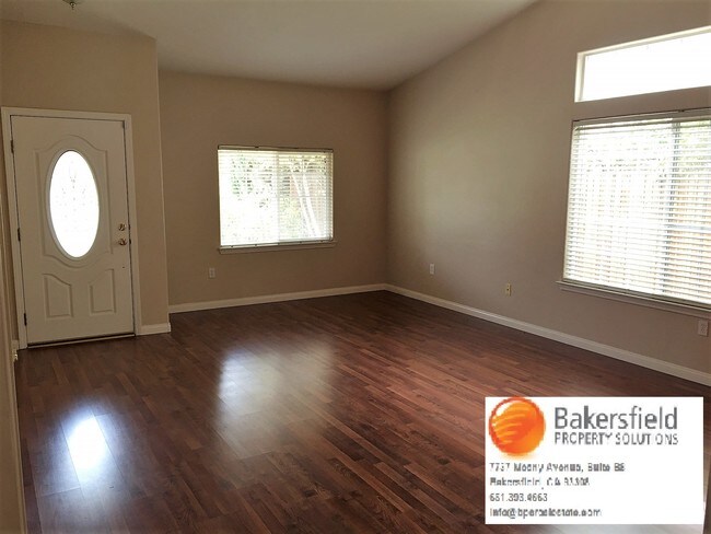 Building Photo - 6004 Panorama Dr