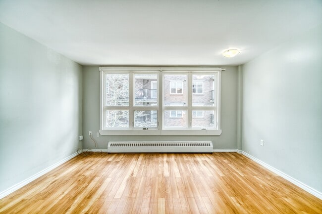 Building Photo - 5222-5222 Green St