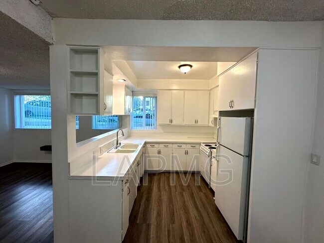 Building Photo - 808 Princeton St
