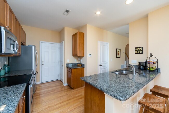 Foto del edificio - 1042 Kensrowe Ln