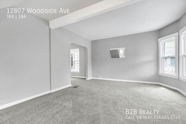 Foto del edificio - 12807 Woodside Ave