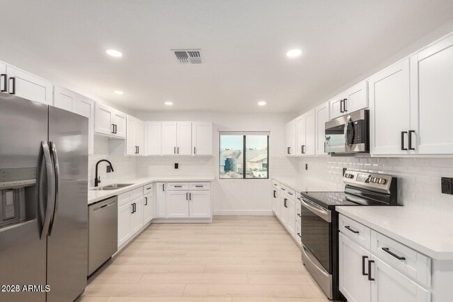 Foto del edificio - 429 E Greenway Dr