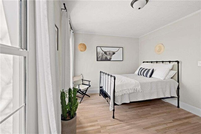 Building Photo - 443 3rd Ave