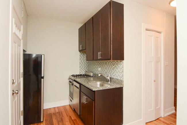 Foto del edificio - 2910 N Mildred Ave