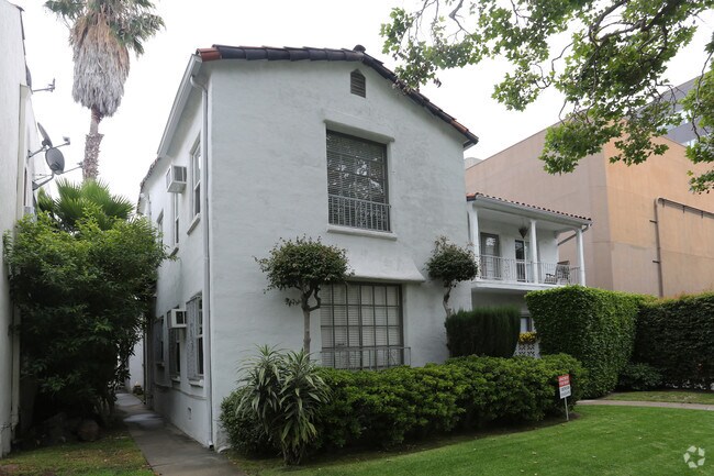 Foto del edificio - 114 N Almont Dr