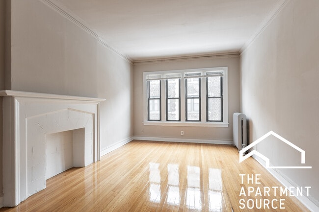Building Photo - 1373 W Estes Ave
