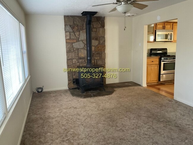 Building Photo - 3 Bedroom, 1 Bath House