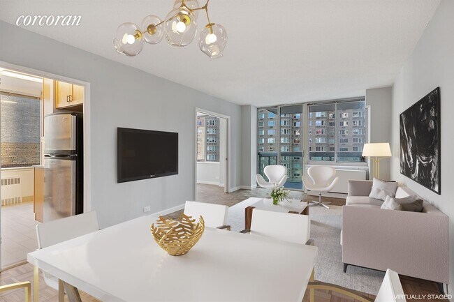 Foto del edificio - 61 W 62nd St
