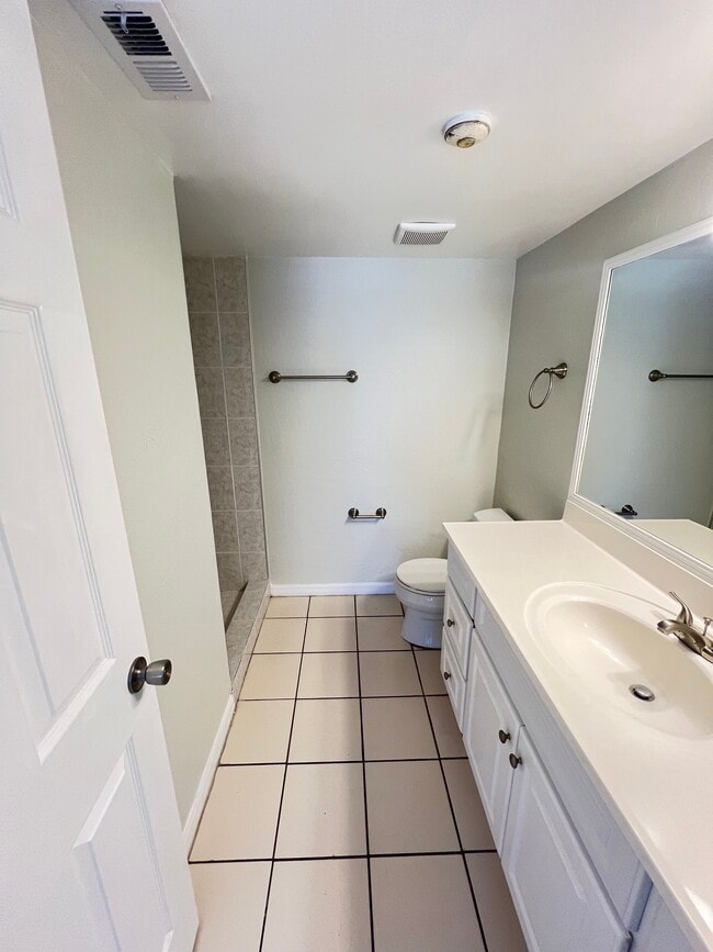 Building Photo - Artisan Cove Apartments