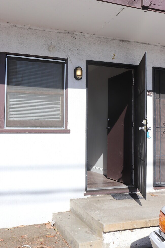 Foto del edificio - 2280 S Barrington Ave