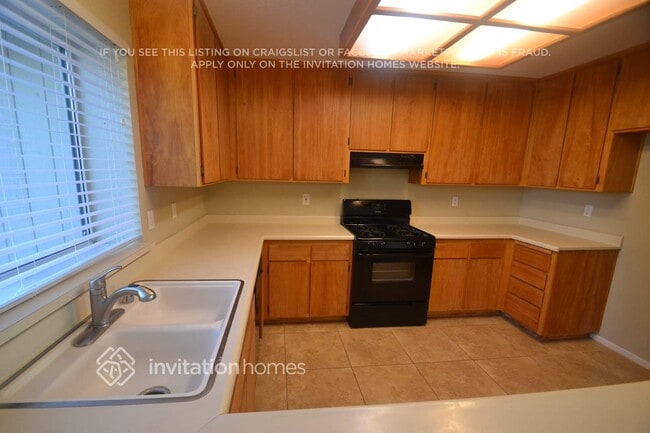 Foto del edificio - 303 Hampshire Ct