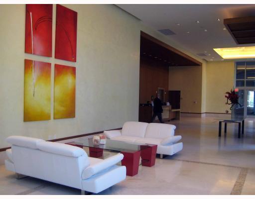 Building Photo - 1050 Brickell Ave