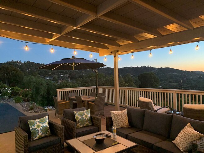 Foto del edificio - GORGEOUS 3/2.5 Bath Remodeled Home with Stunning Views in Alpine