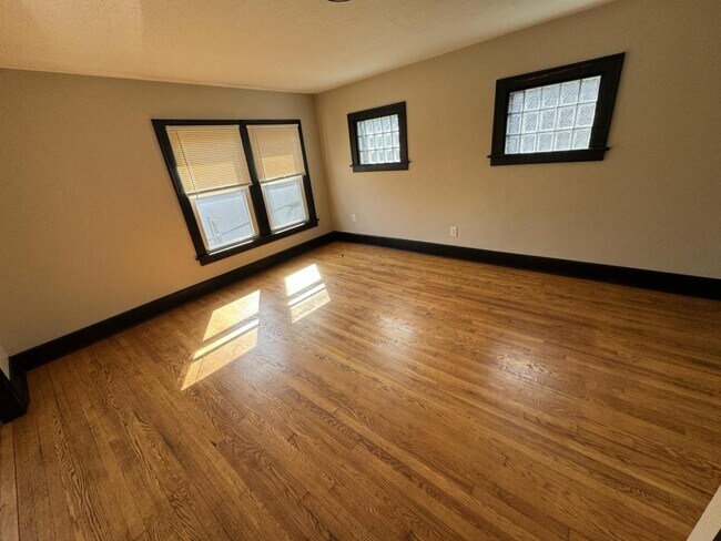 Foto del edificio - 236 S Market St