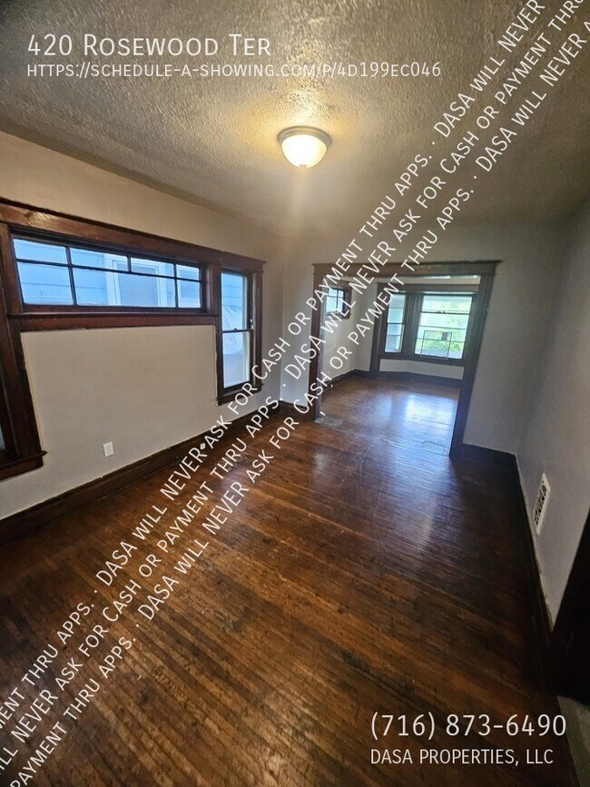 Foto del edificio - 420 Rosewood Terrace