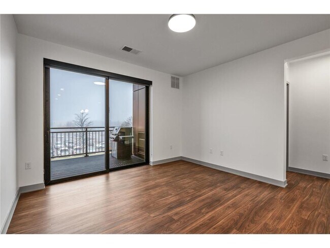 Foto del edificio - 640 Wisconsin Ave N