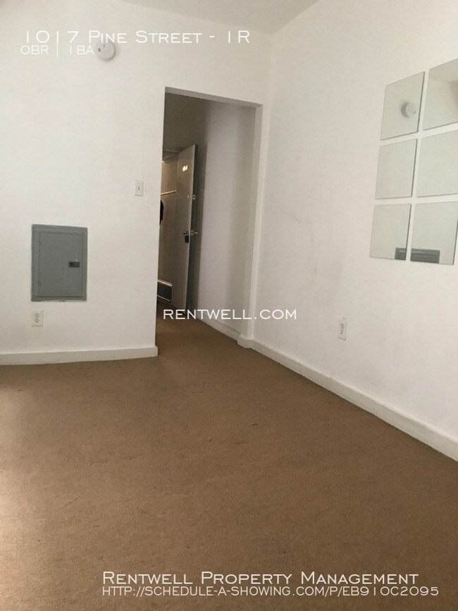 Building Photo - 1017 Pine St