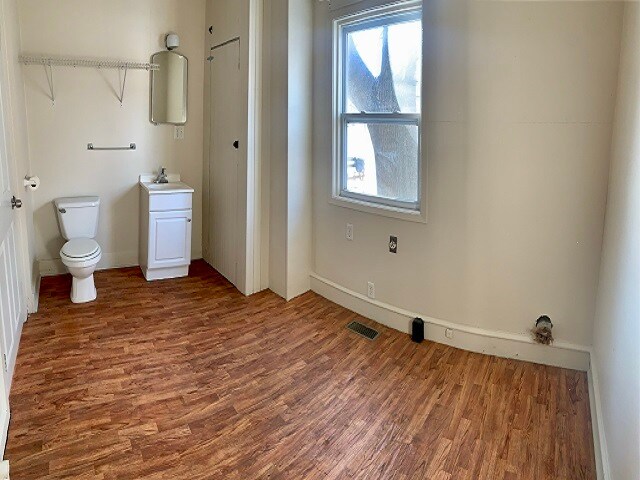 Foto del edificio - 812 2nd Ave NE