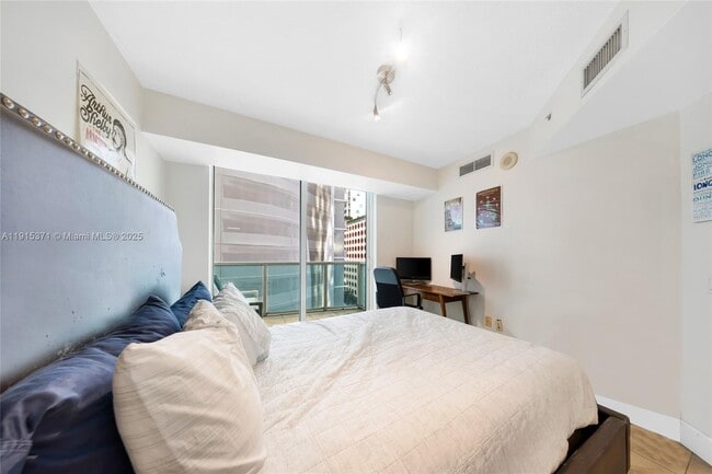 Building Photo - 41 SE 5th St