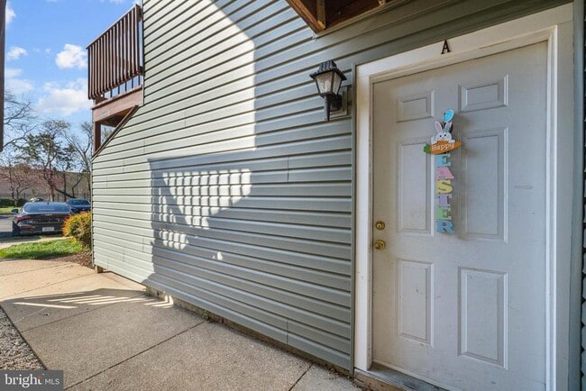 Building Photo - 8630 Beekman Pl