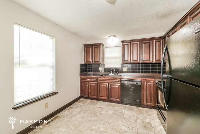 Building Photo - Cozy 3-Bedroom Home in Blue Springs