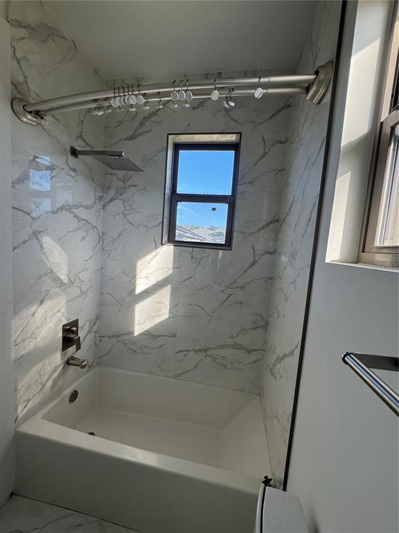 Building Photo - 15 Regent Ln