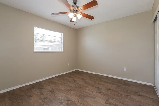 Building Photo - 105 Circle Hill Dr