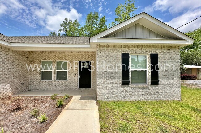 Building Photo - 188 Park Ln
