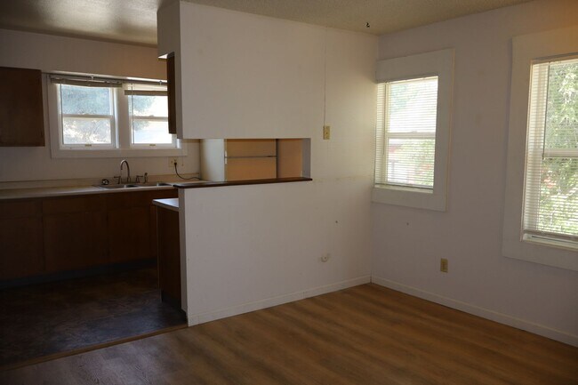 Foto del edificio - 411 E Plum St