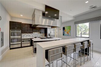 Building Photo - 9446 SW Pepoli Way