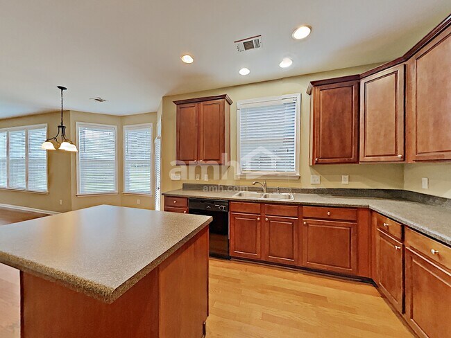 Building Photo - 1830 Madrid Falls Dr