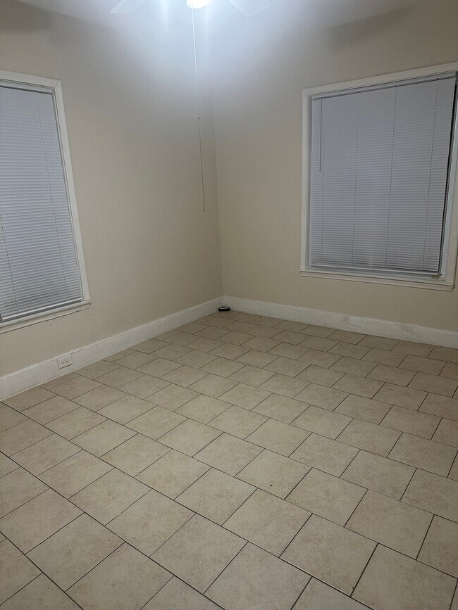 Dormitorio n.º 1 - 4653 Bryant Ave N