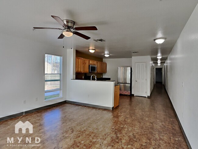 Foto del edificio - 708 W 6th St