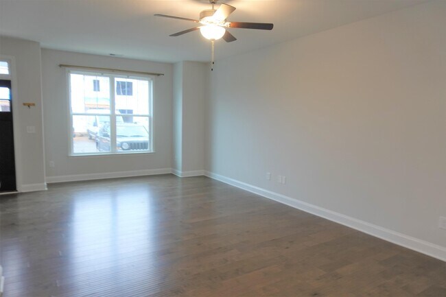 Foto del edificio - 124 Creekland Wy