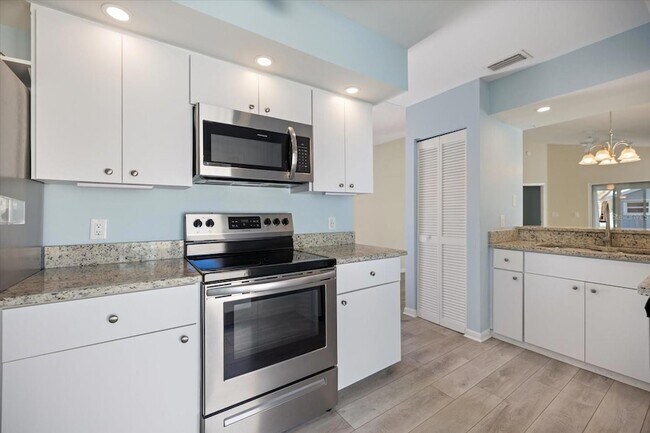 Foto del edificio - 856 Chatham Dr