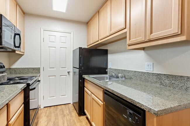 Cocina remodelada - Live Oak Apartments