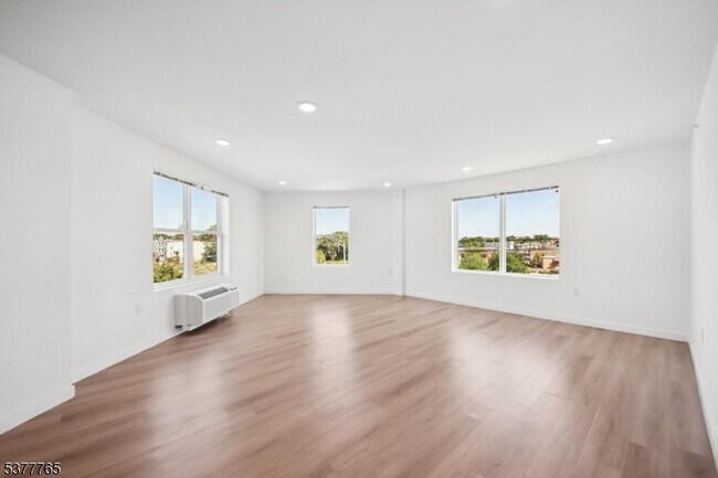 Foto del edificio - 369 18th Ave