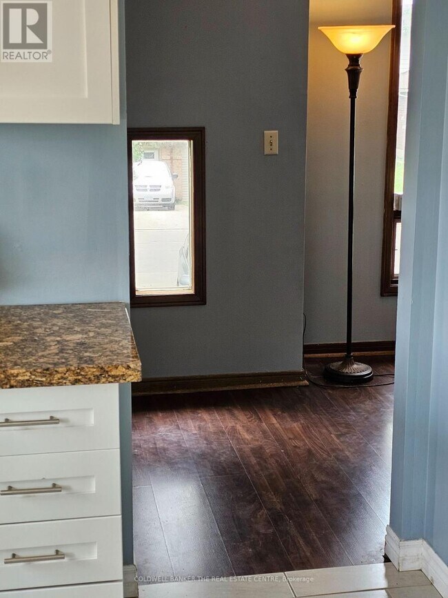 Photo du bâtiment - 3 Baxter Crescent